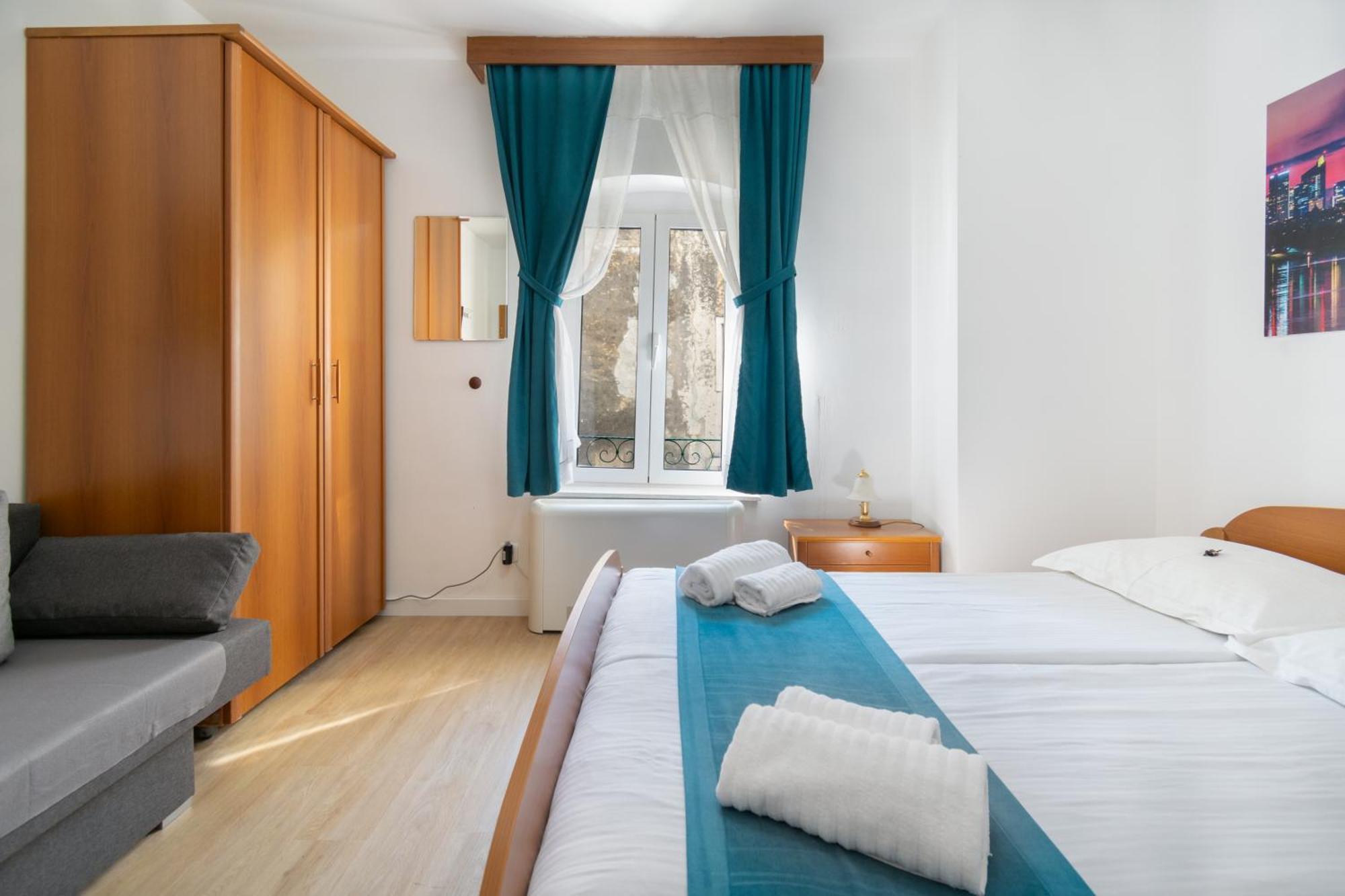 Bed & Breakfast Palac -Free Parking- Baška Voda Dış mekan fotoğraf